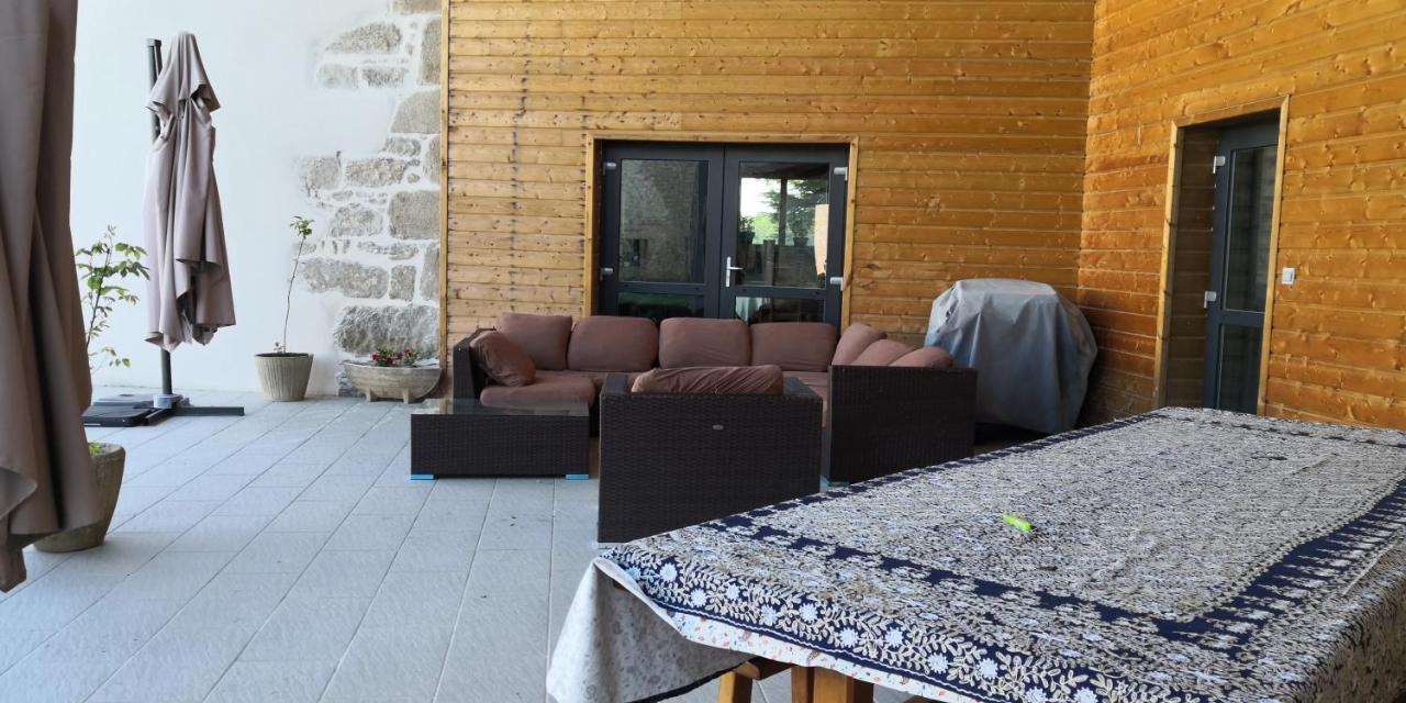 Les Chambres D'Hotes De La Frissonnette Auzelles Exterior photo